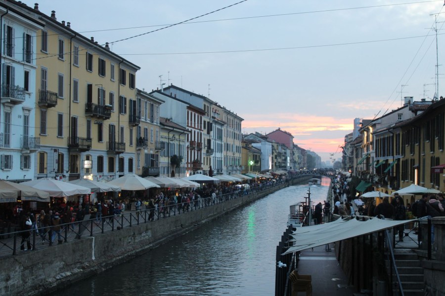 Sversamento di gasolio nel Naviglio Grande: chiazza oleosa di 28 km