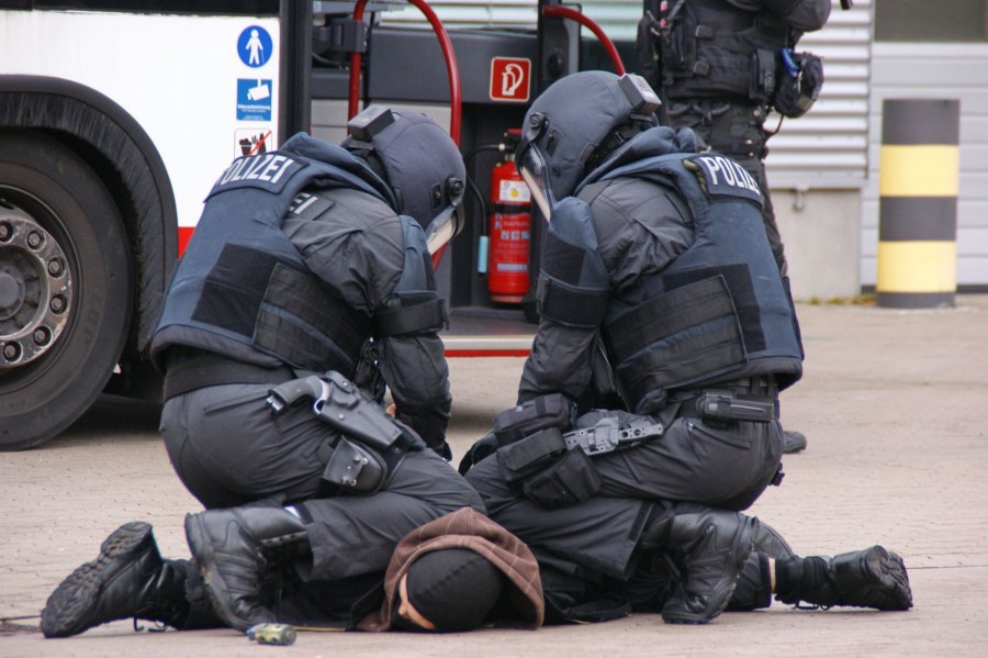Blitz antiterrorismo dei Nocs in Sardegna, arrestato un uomo