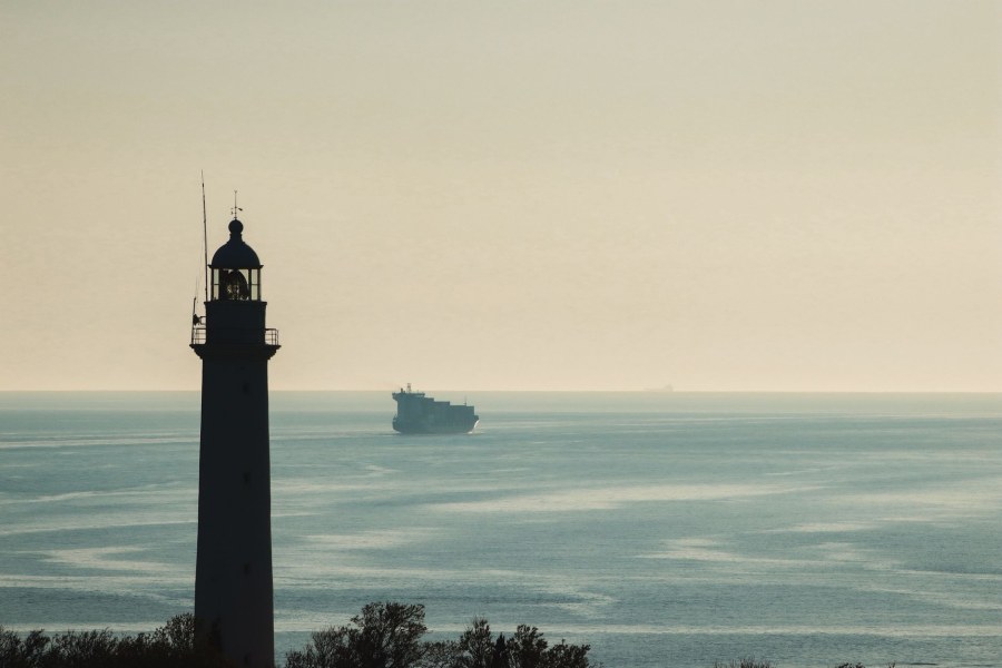 Nuovo attacco nel Golfo Persico, nave iraniana colpita nello Stretto di Hormuz