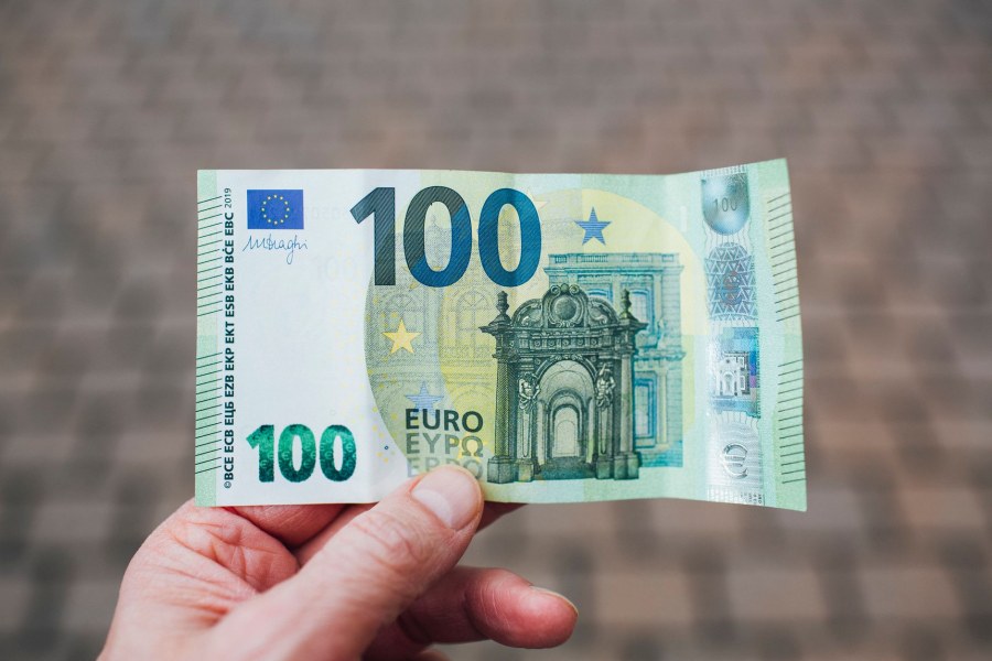 Bonus carburante da 100 euro allo studio del Governo