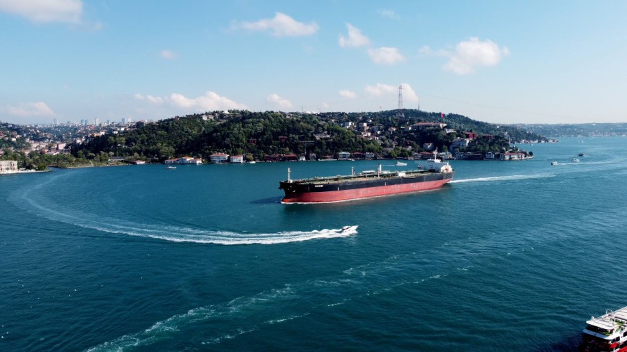 Iran in attesa della risposta USA per riapertura Stretto di Hormuz