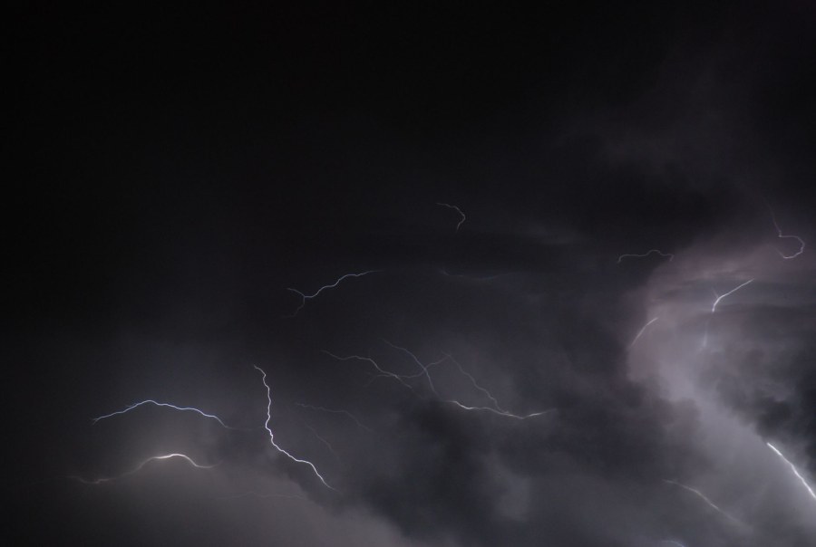 Allerta maltempo in 8 regioni del Centro-Sud, temporali in arrivo