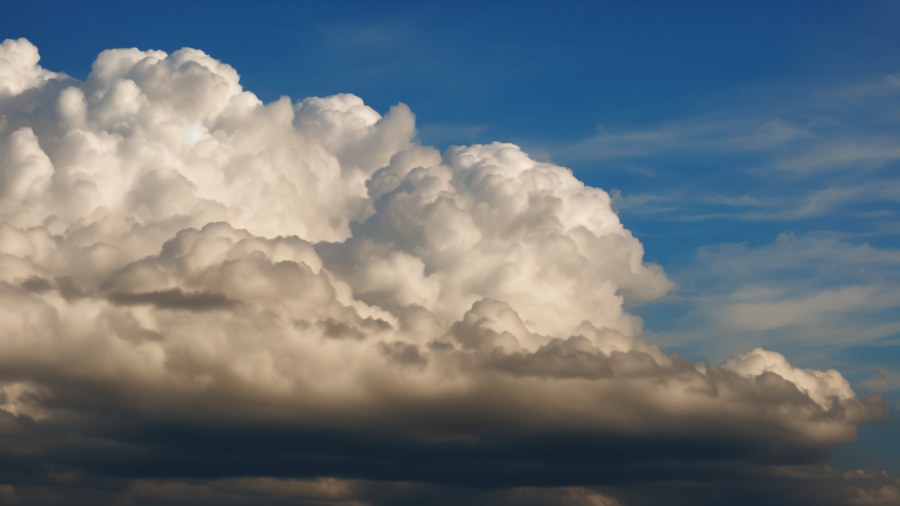 Allerta vento forte martedì al Centro-Sud, poi arriva l'ottobrata