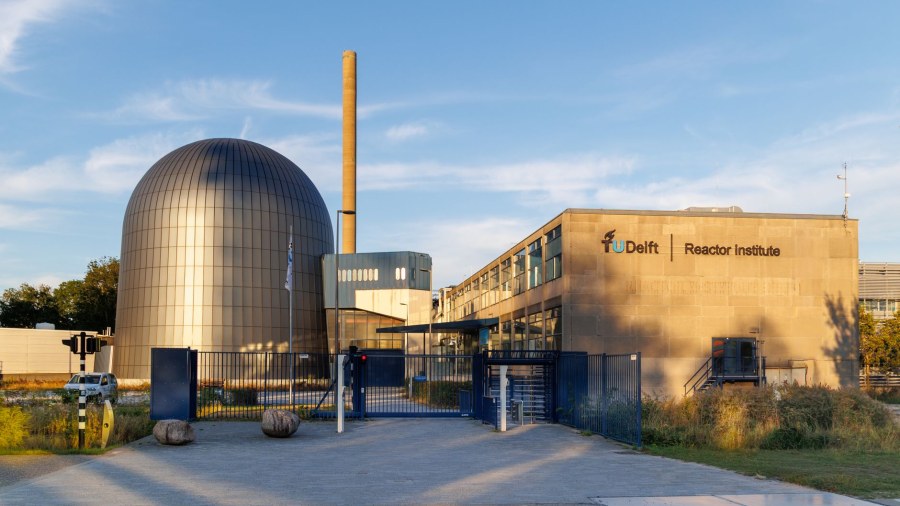 Amazon costruirà 12 reattori nucleari per i propri data center