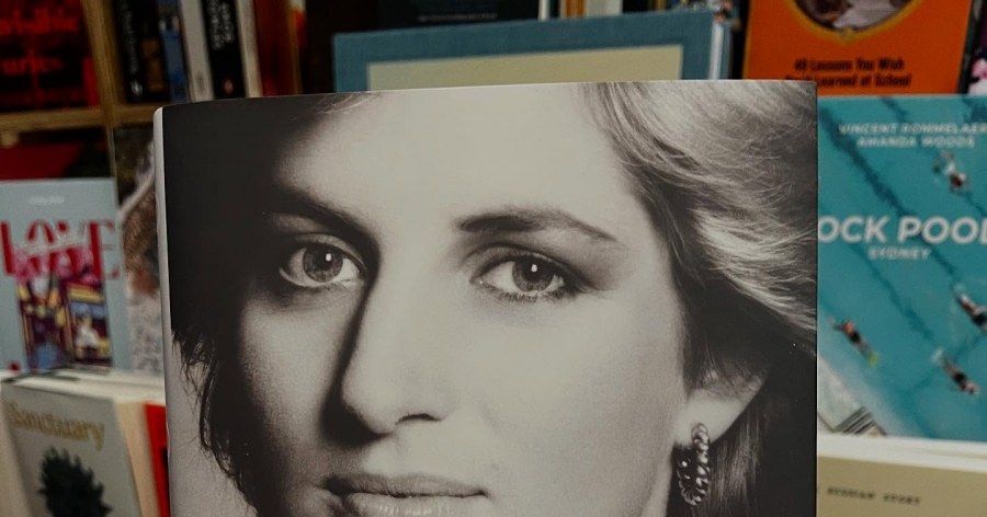 Spencer batte Emanuel: il ricordo di Diana domina le classifiche
